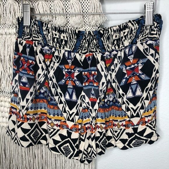 Angie Aztec Shorts Small - Picture 1 of 4